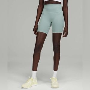 Lululemon Wunder Train High-Rise Short 6"